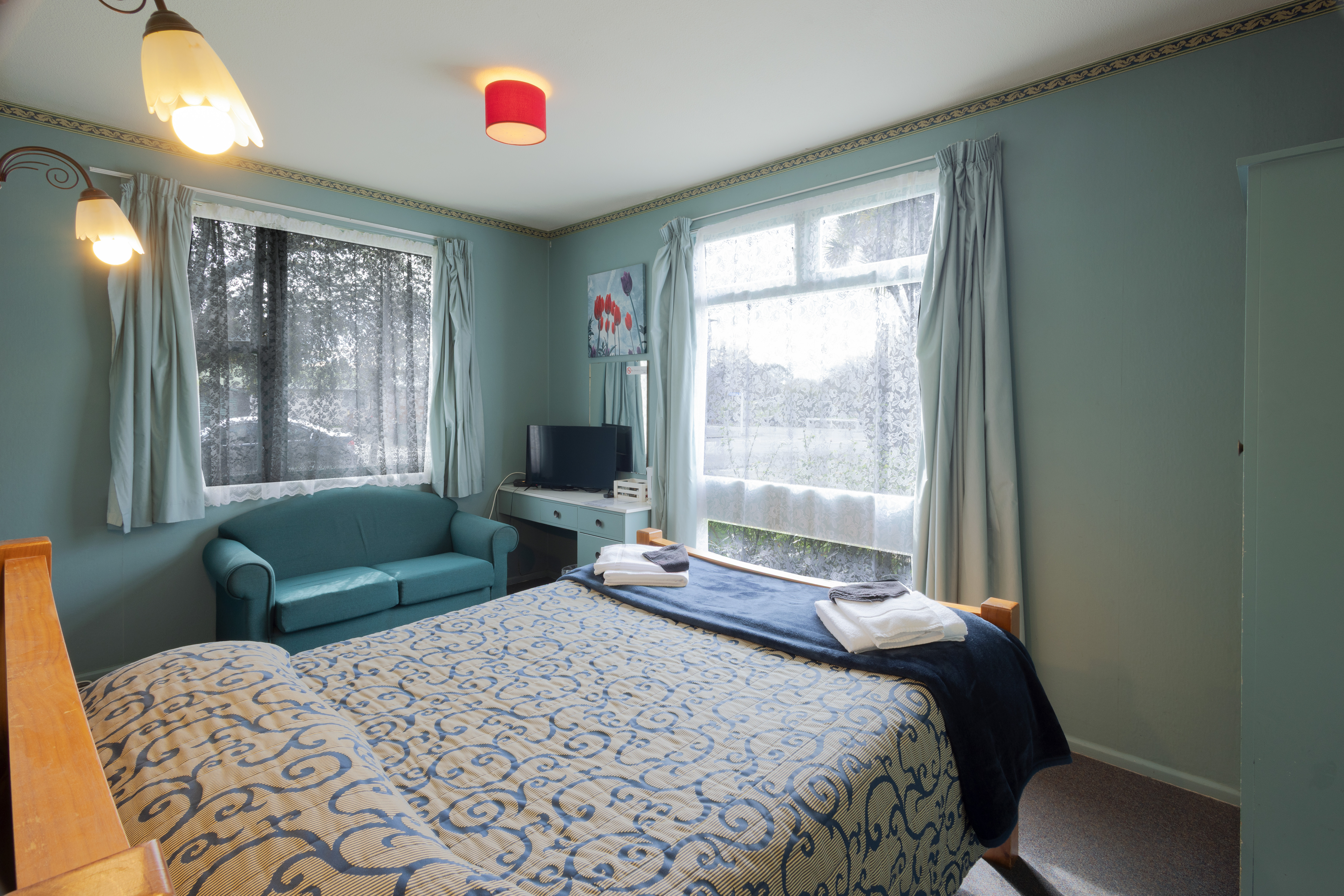 Queen Room with Private Ensuite